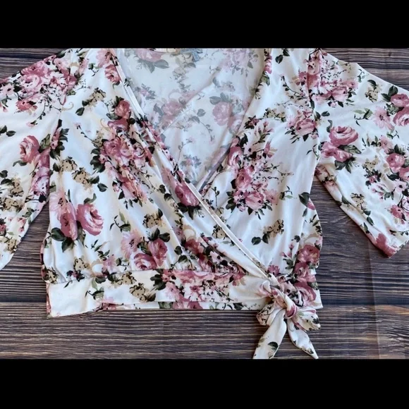 Charlotte Russe Floral Wrap Crop Top L Kimono Sleeve Tie Waist White Pink Blouse - Picture 2 of 6